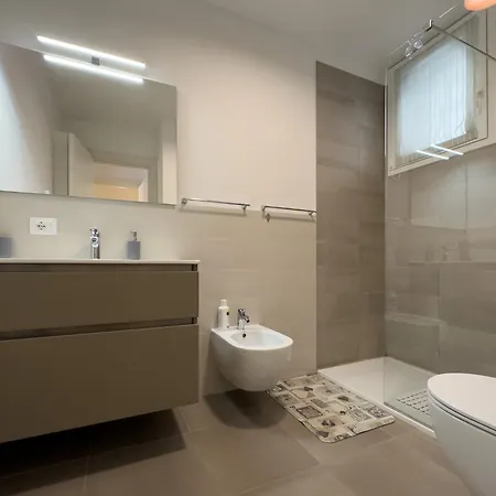 Terrazza Mazzini 53 - Jacuzzi & Parking ボローニャ