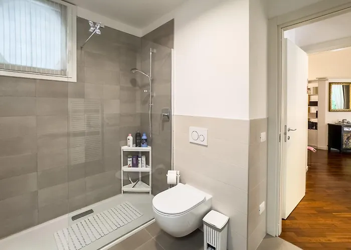 Terrazza Mazzini 53 - Jacuzzi & Parking * Bologna